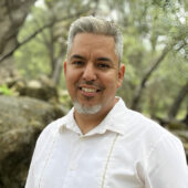 Los Angeles, California therapist: Gustavo Olvera SANTOS, marriage and family therapist