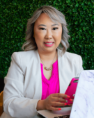 Toronto, Ontario therapist: Vera Cheng, registered social worker