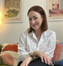  therapist: Dr. Jennifer Yalof, 
