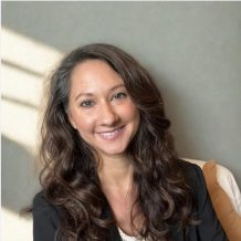  therapist: Relationships and Anxiety Specialist Cecilia Davis, 