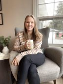 Hamilton, Ontario therapist: Steph Collins Therapy, registered psychotherapist