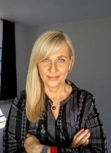  therapist: Szilvia Kovacs, 