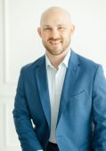 Dallas, Texas therapist: Logan Williamson, counselor/therapist